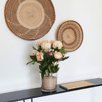 Composition de pivoines pèche H 50cm