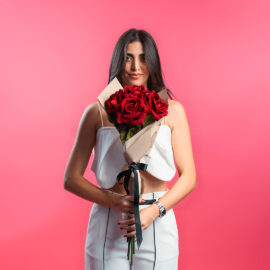 Bouquet Carmen de 6 roses H 67cm