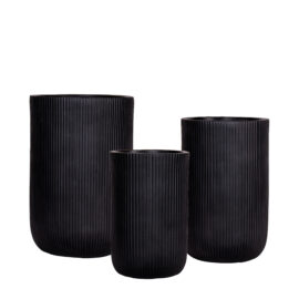 Pot élancé noir à rainures