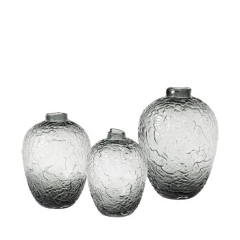 Vase en verre noir